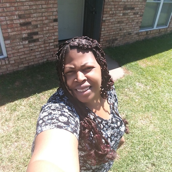 Meet your Posher, Ashley - Picture 1 of 8